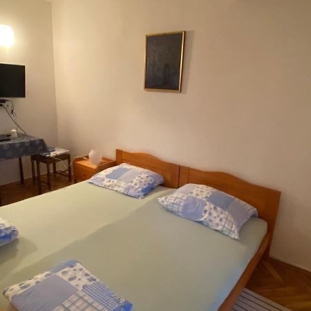 Apartments Stella-Dora โลปาร์ ภายนอก รูปภาพ