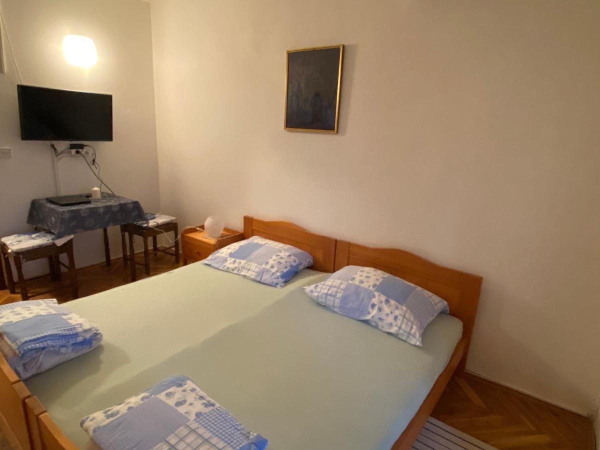 Apartments Stella-Dora โลปาร์ ภายนอก รูปภาพ